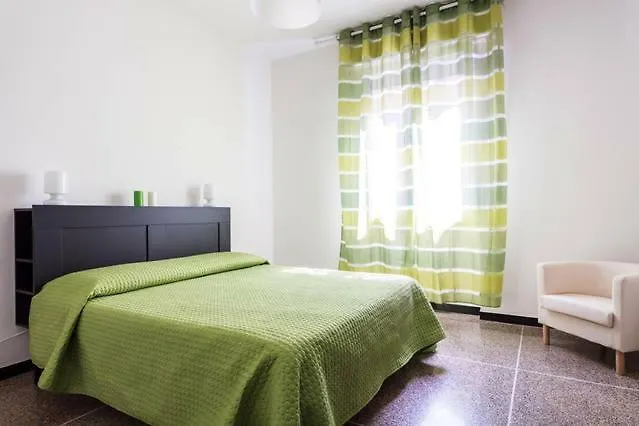 לינה וארוחת בוקר Greenhousebologna 3*